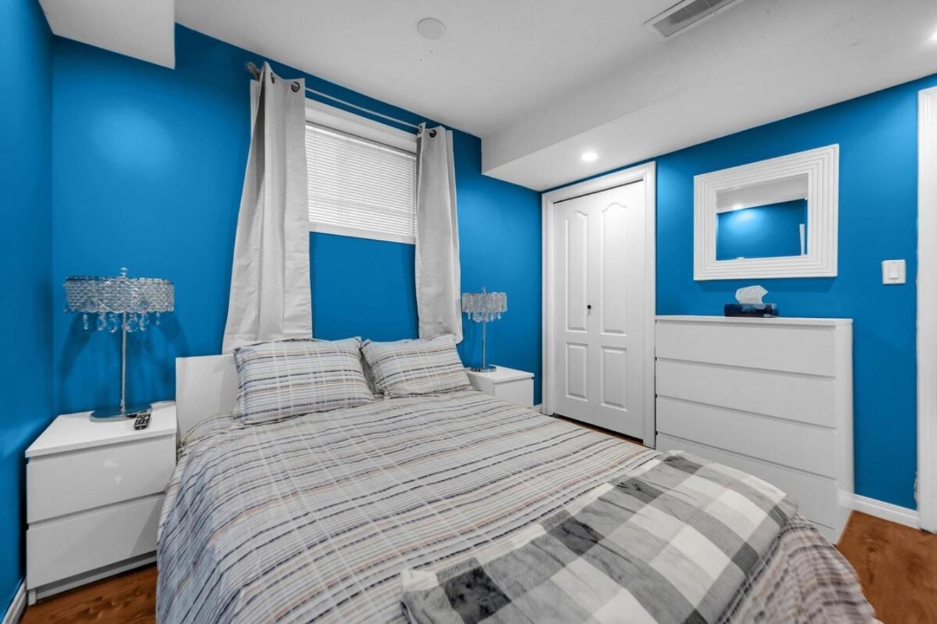 52-3 Bed Suite On Lake Central Ac By Airport คาลการี ภายนอก รูปภาพ
